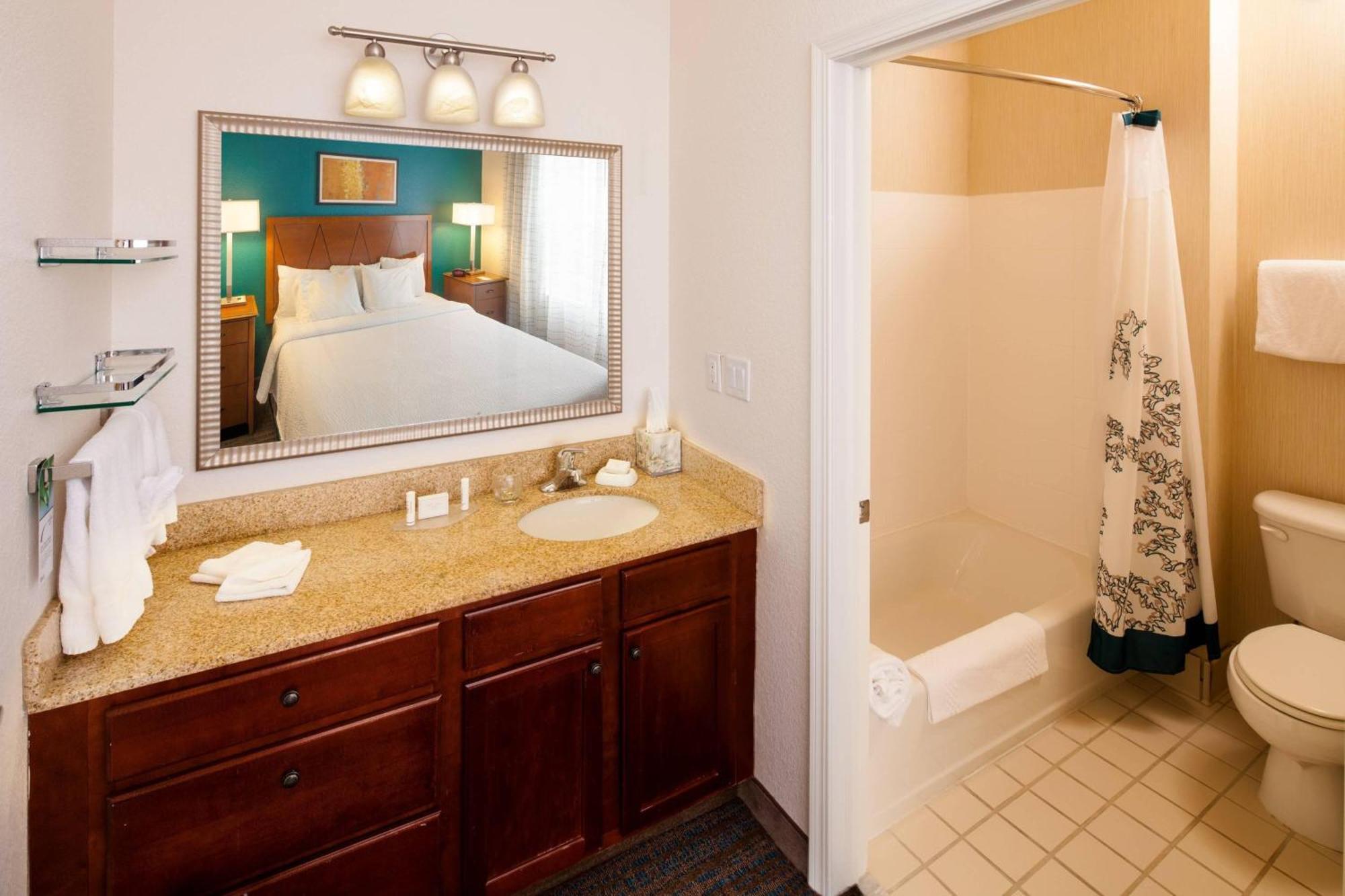 Residence Inn By Marriott Wichita East At Plazzio Buitenkant foto
