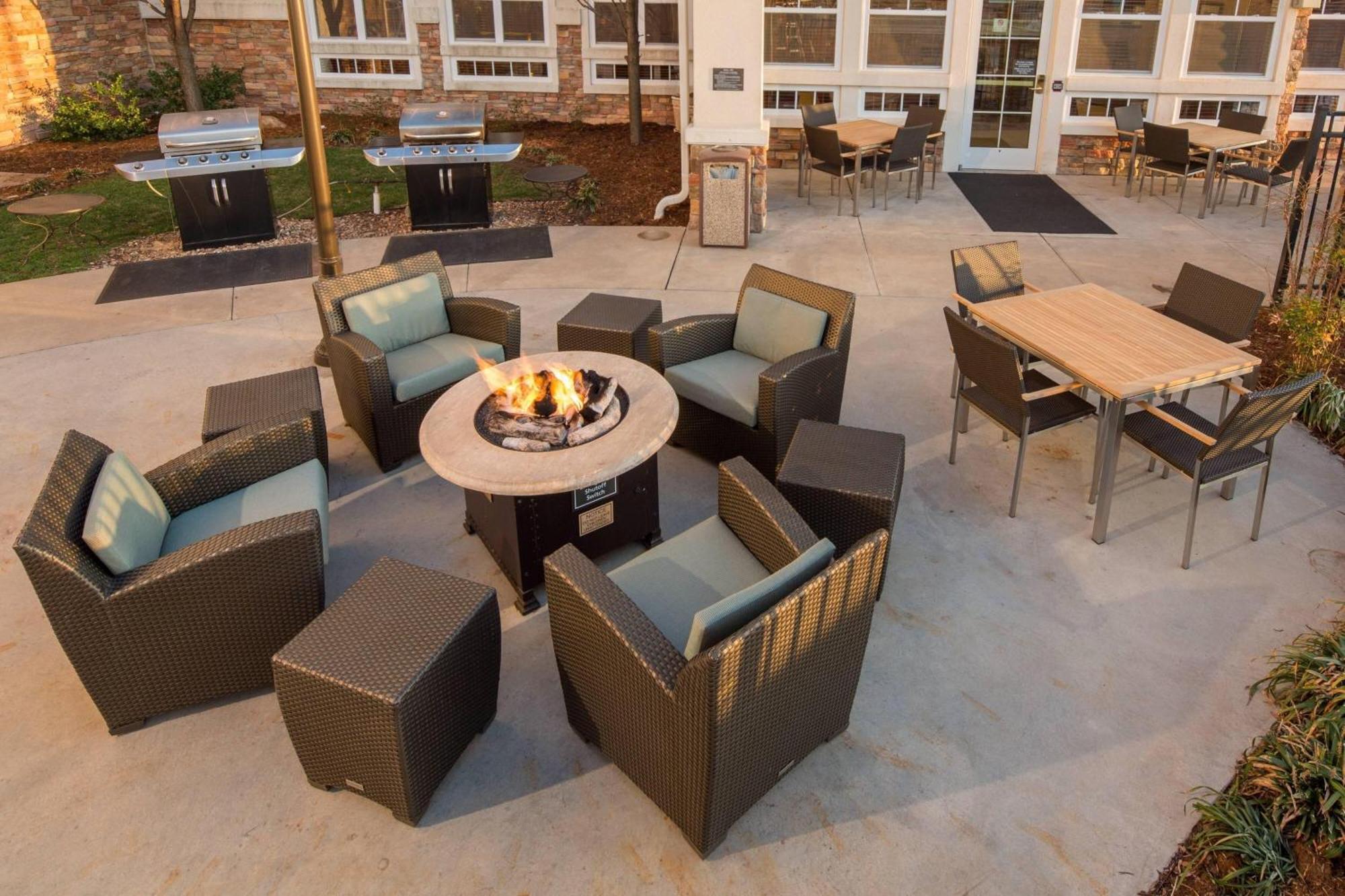 Residence Inn By Marriott Wichita East At Plazzio Buitenkant foto