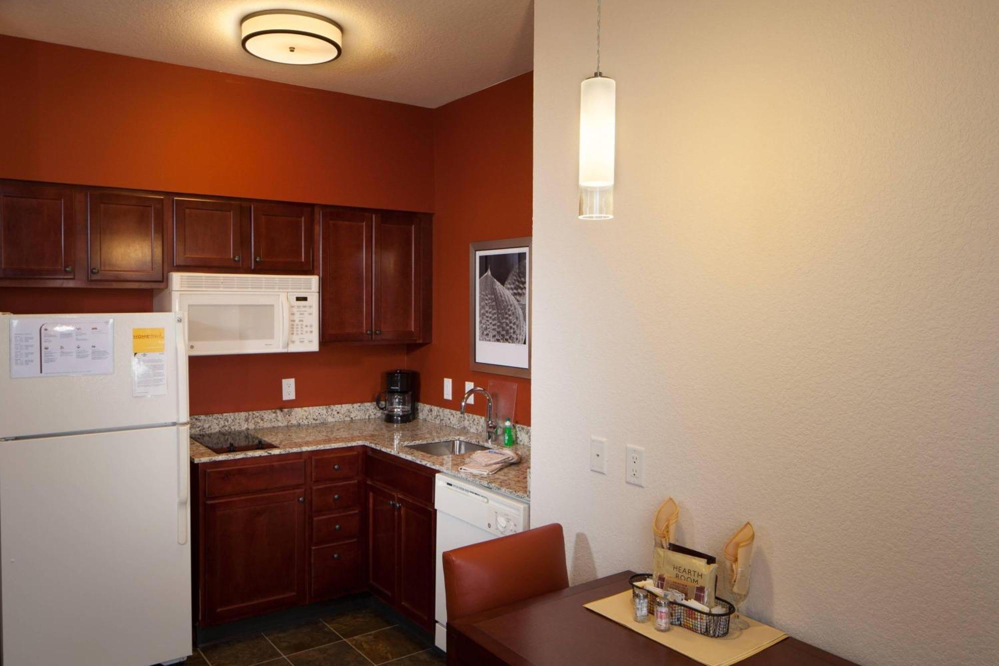 Residence Inn By Marriott Wichita East At Plazzio Buitenkant foto