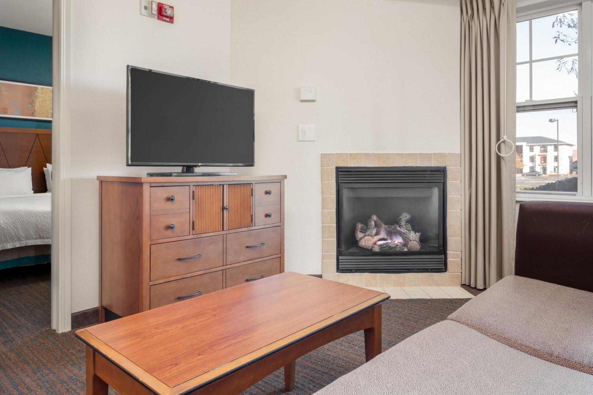 Residence Inn By Marriott Wichita East At Plazzio Buitenkant foto